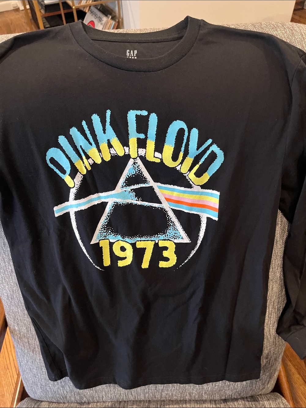 GAP Black Pink Floyd 1973 Graphic Long Sleeve Tee with Blue & Yellow Print